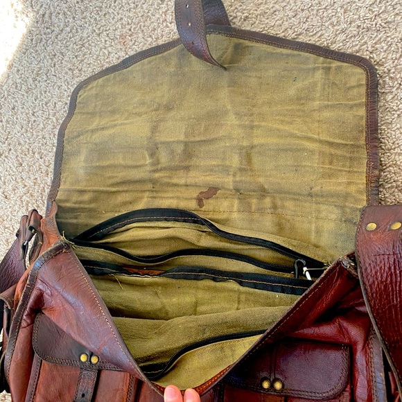 Passion Leather Messenger Bag for Men, genuine leather brown work laptop bag - Picture 6 of 16